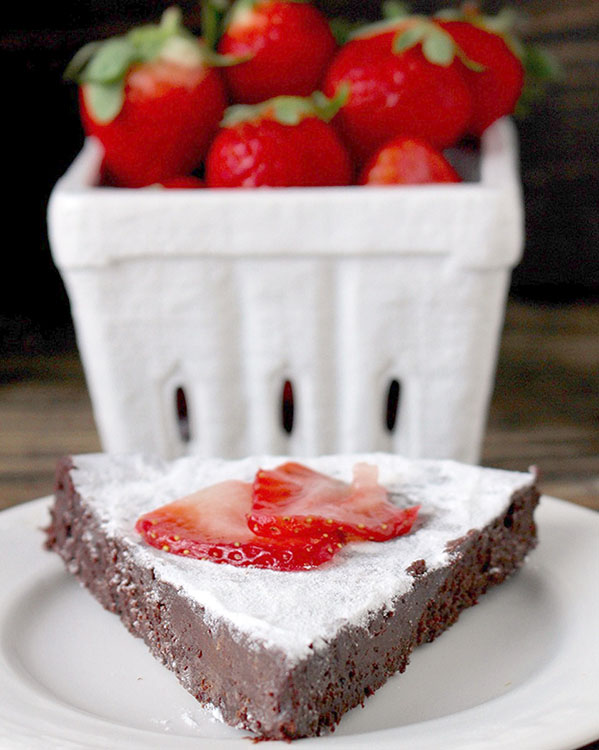 Flourless Chocolate Cake with Strawberries