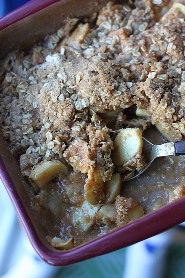 Easy Apple Crisp with Oatmeal Crumb Topping
