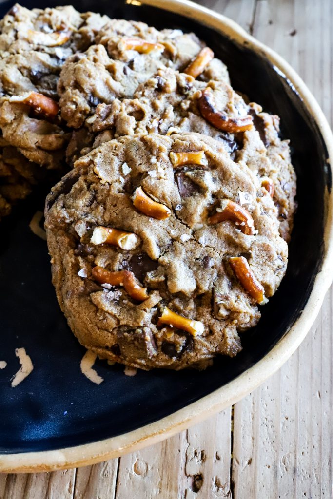 Salted Peanut Butter Cup Brown Butter Chocolate Chip Cookies (with Pretzels!)